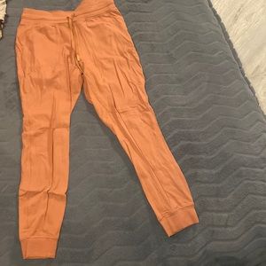 LULULEMON READY TO RULU JOGGER SIZE 8